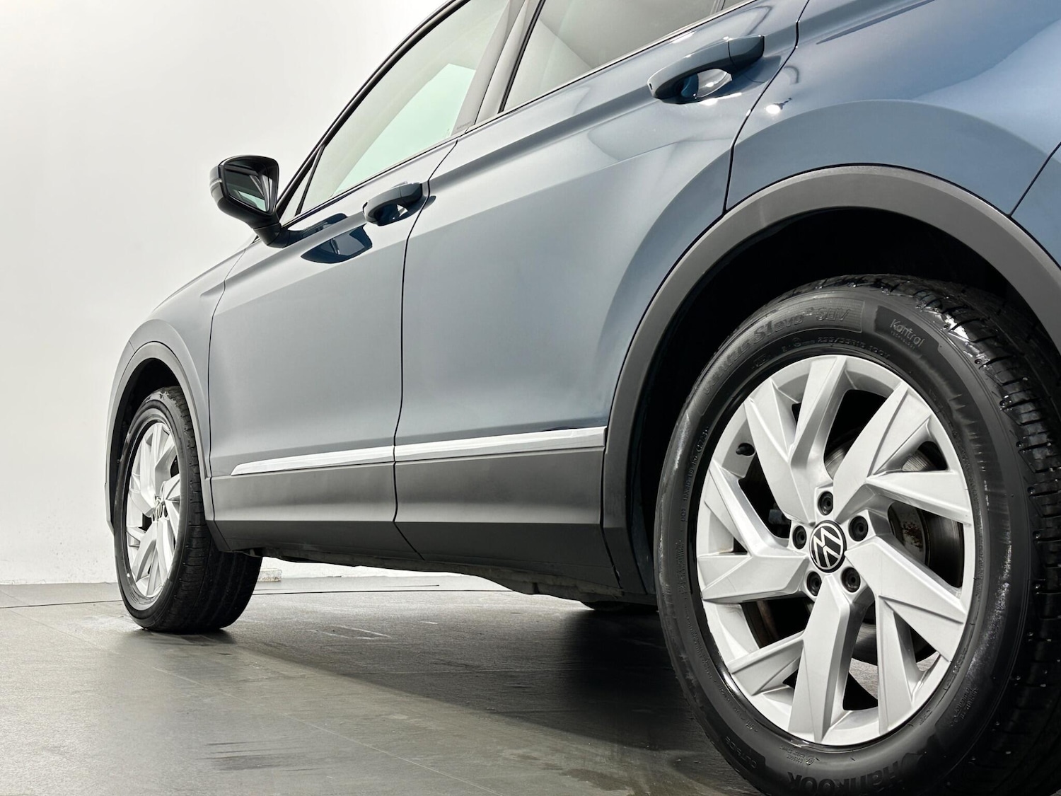 Used Volkswagen Tiguan 2021 for sale - 76879006: Photo 48