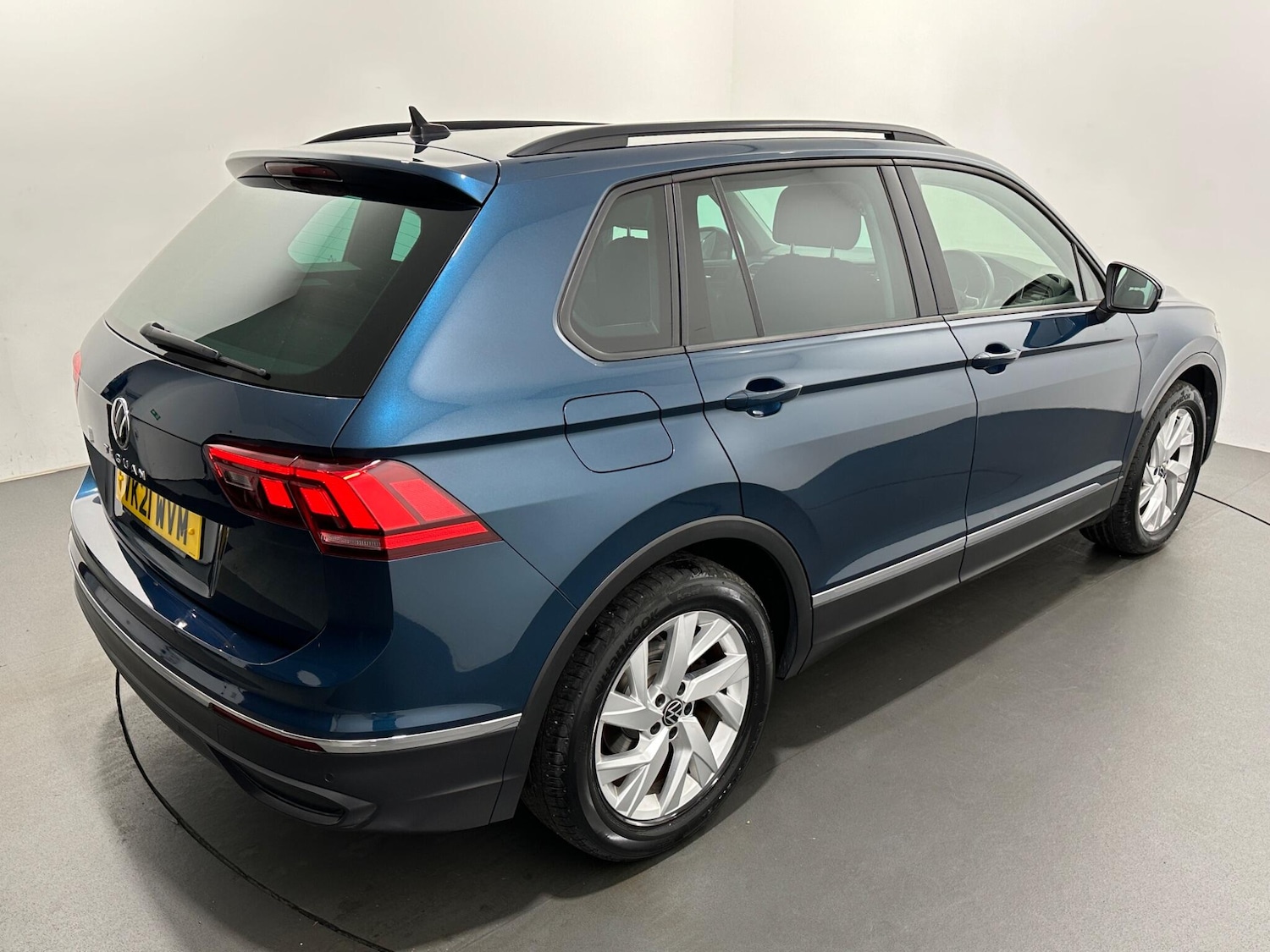 Used Volkswagen Tiguan 2021 for sale - 76879006: Photo 50