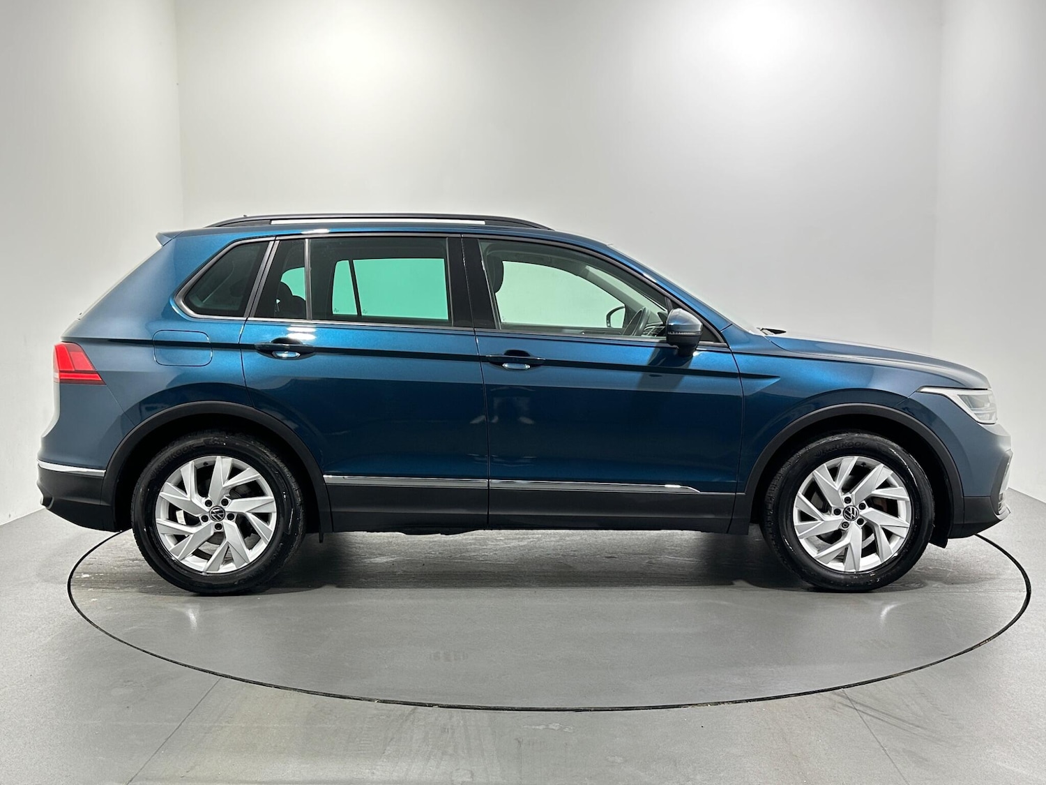 Used Volkswagen Tiguan 2021 for sale - 76879006: Photo 9