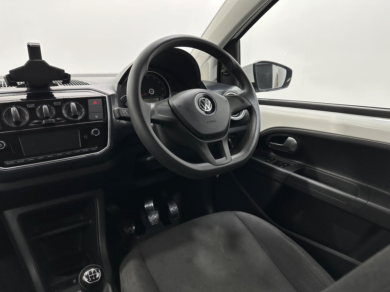 Used Volkswagen up! 2018 for sale - 77424544: Photo 11