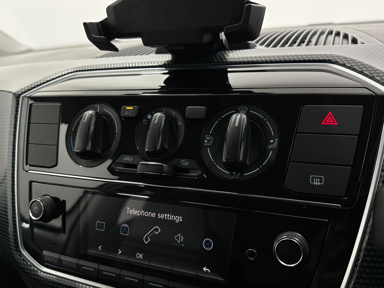 Used Volkswagen up! 2018 for sale - 77424544: Photo 21