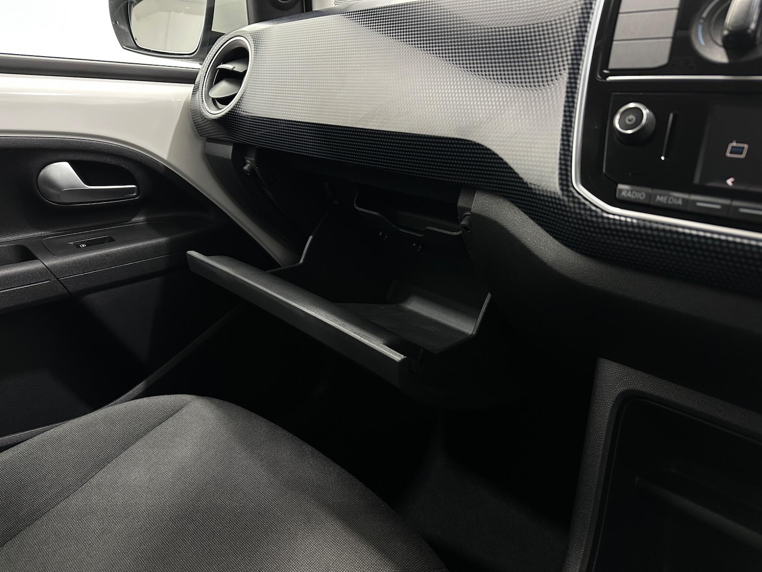 Used Volkswagen up! 2018 for sale - 77424544: Photo 23