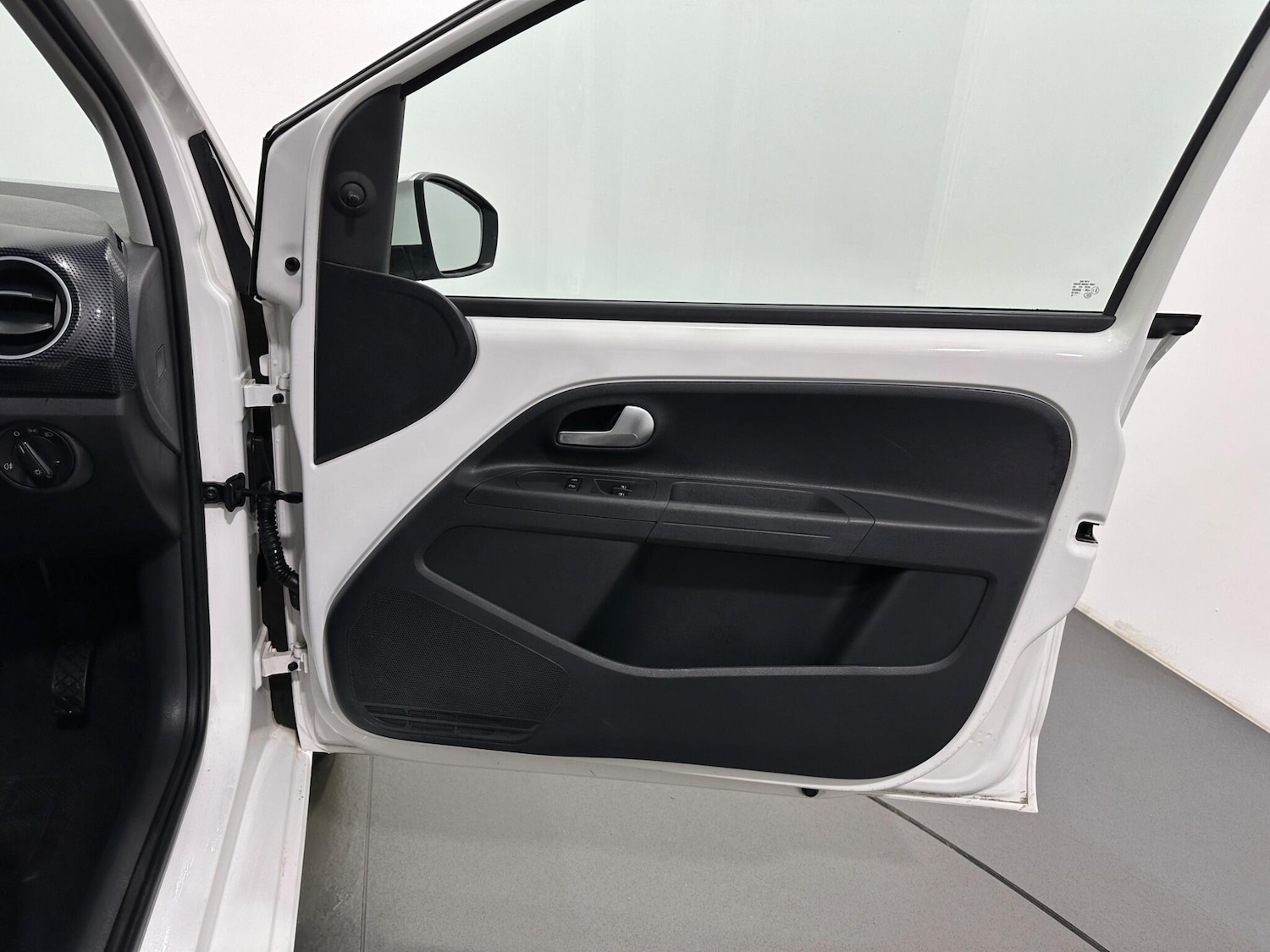 Used Volkswagen up! 2018 for sale - 77424544: Photo 29