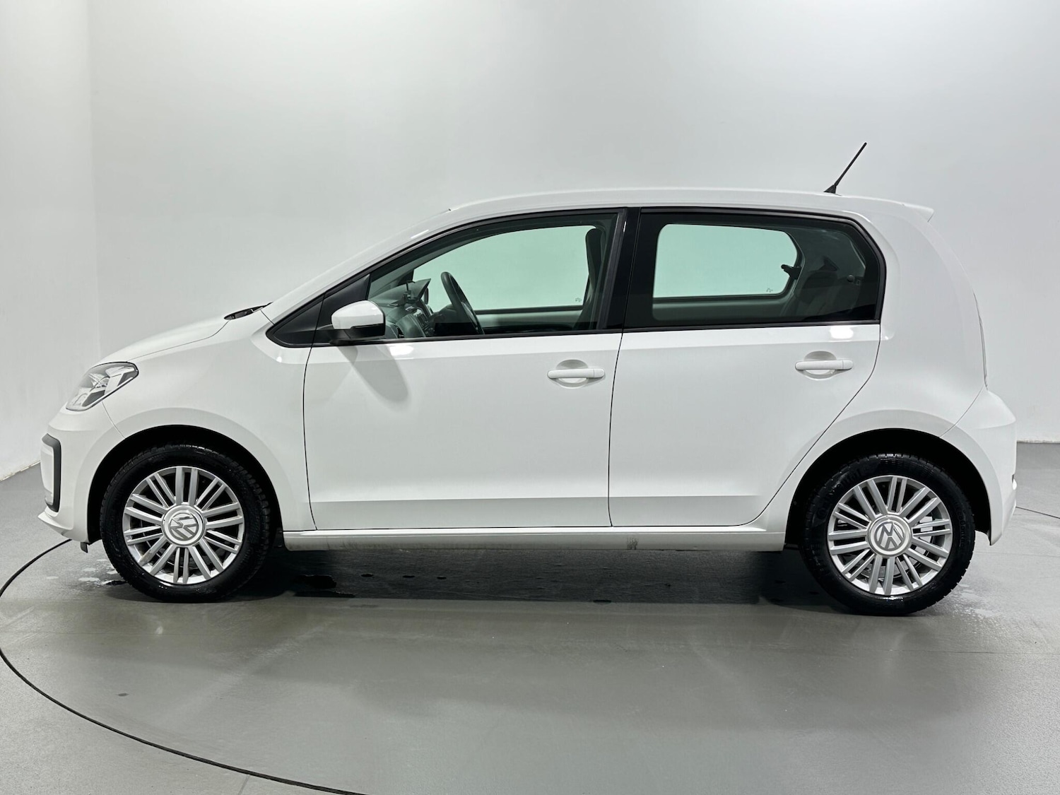Used Volkswagen up! 2018 for sale - 77424544: Photo 5