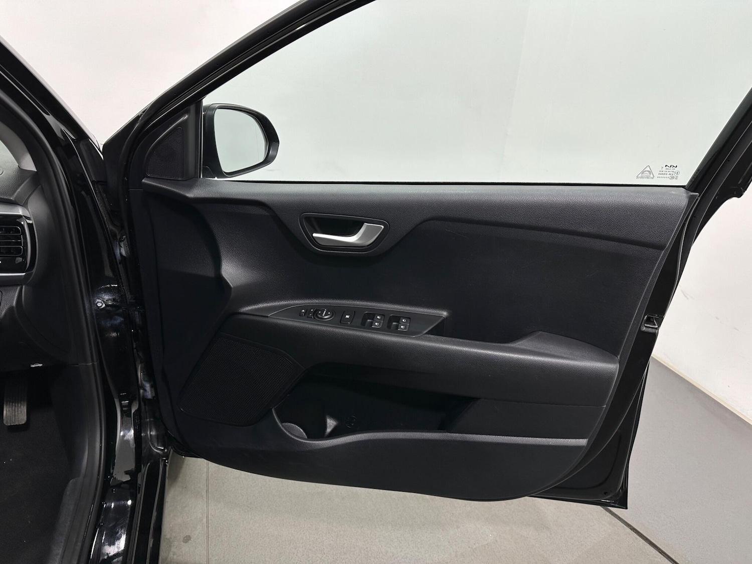 Used Kia Rio 2023 for sale - 78072664: Photo 32