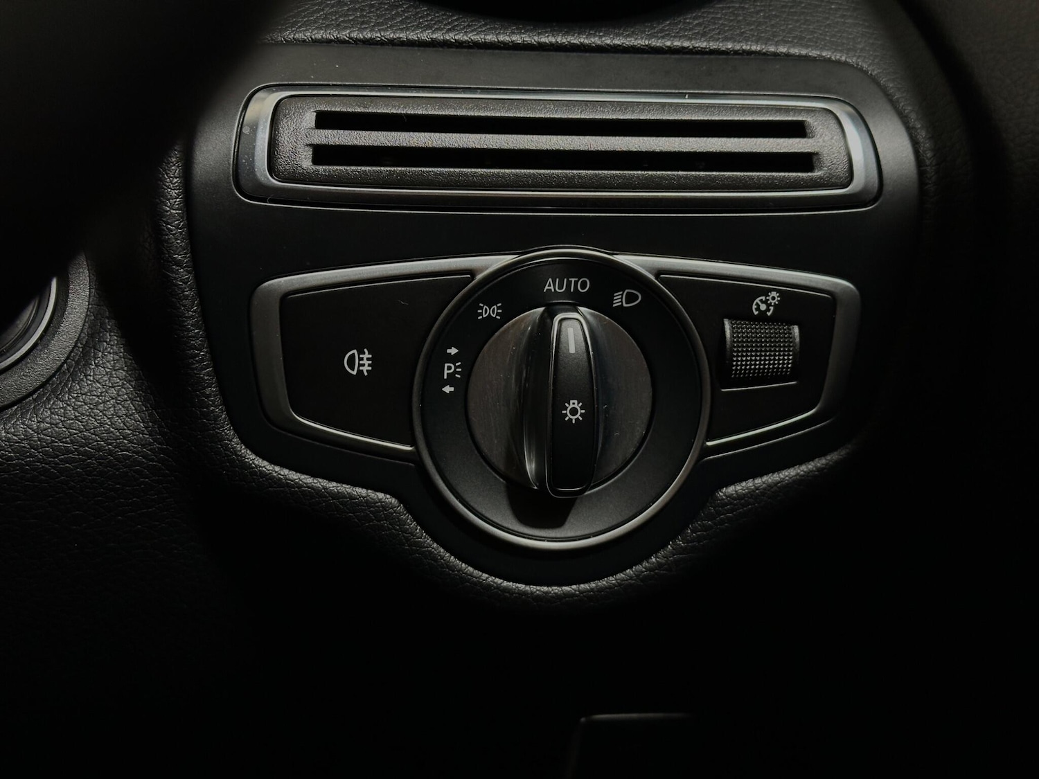 Used Mercedes-Benz C Class 2018 for sale - 77290958: Photo 16