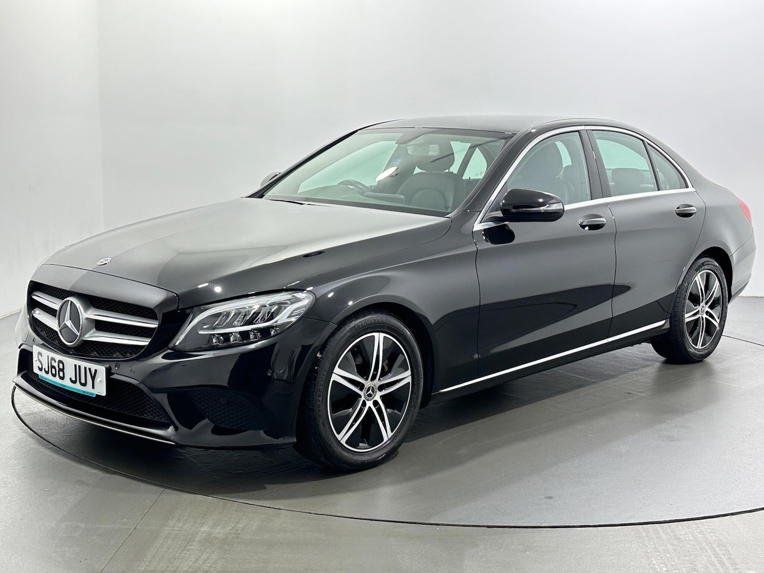 Used Mercedes-Benz C Class 2018 for sale - 77290958: Photo 4