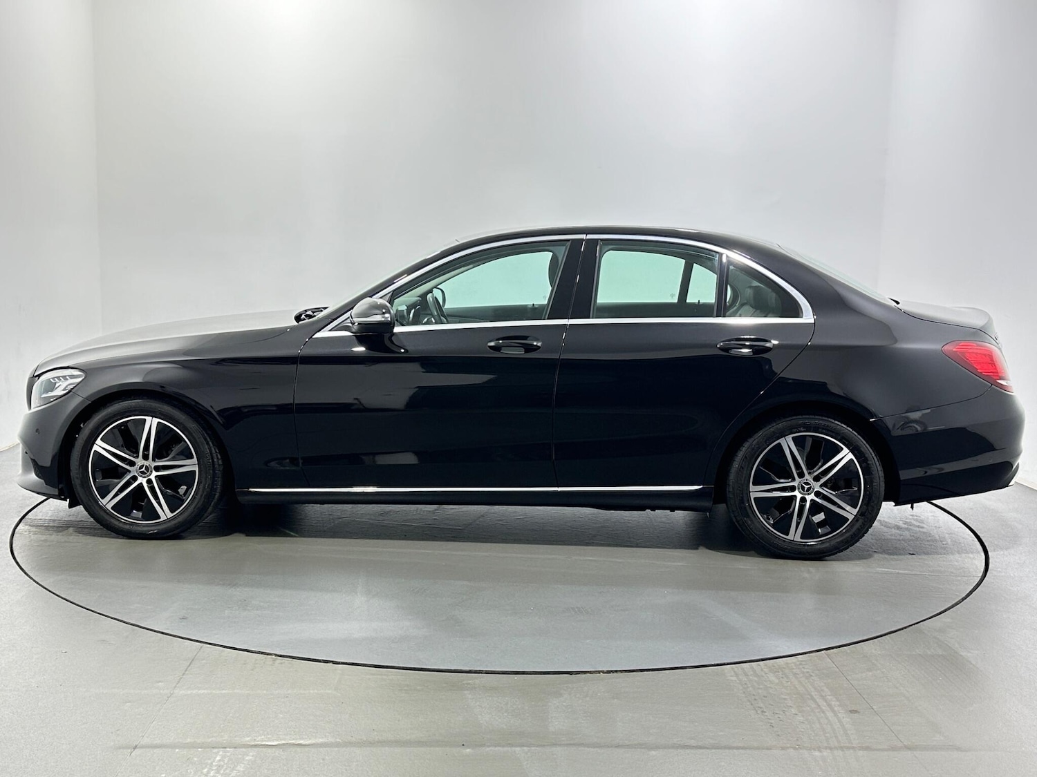 Used Mercedes-Benz C Class 2018 for sale - 77290958: Photo 5