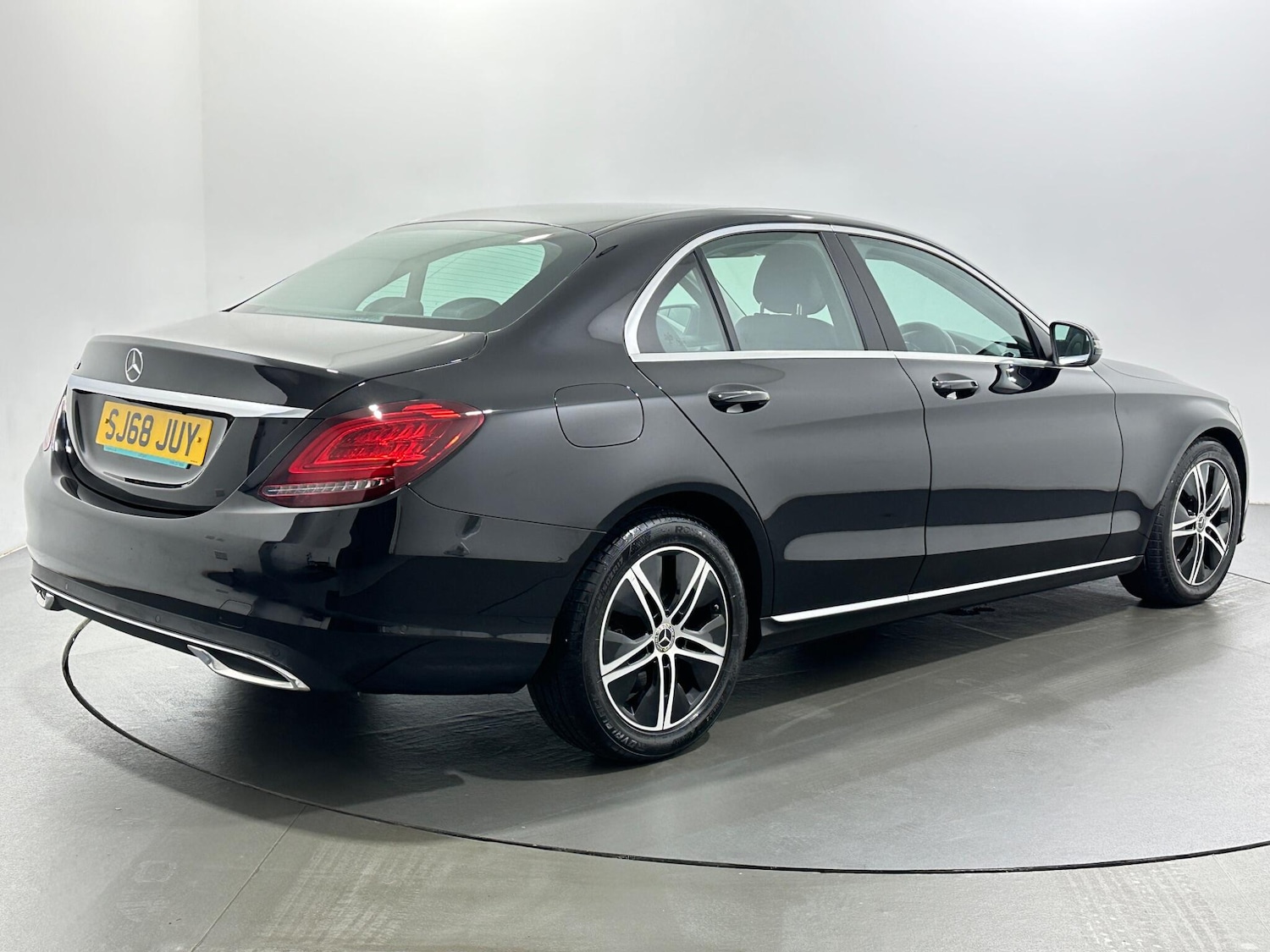 Used Mercedes-Benz C Class 2018 for sale - 77290958: Photo 8