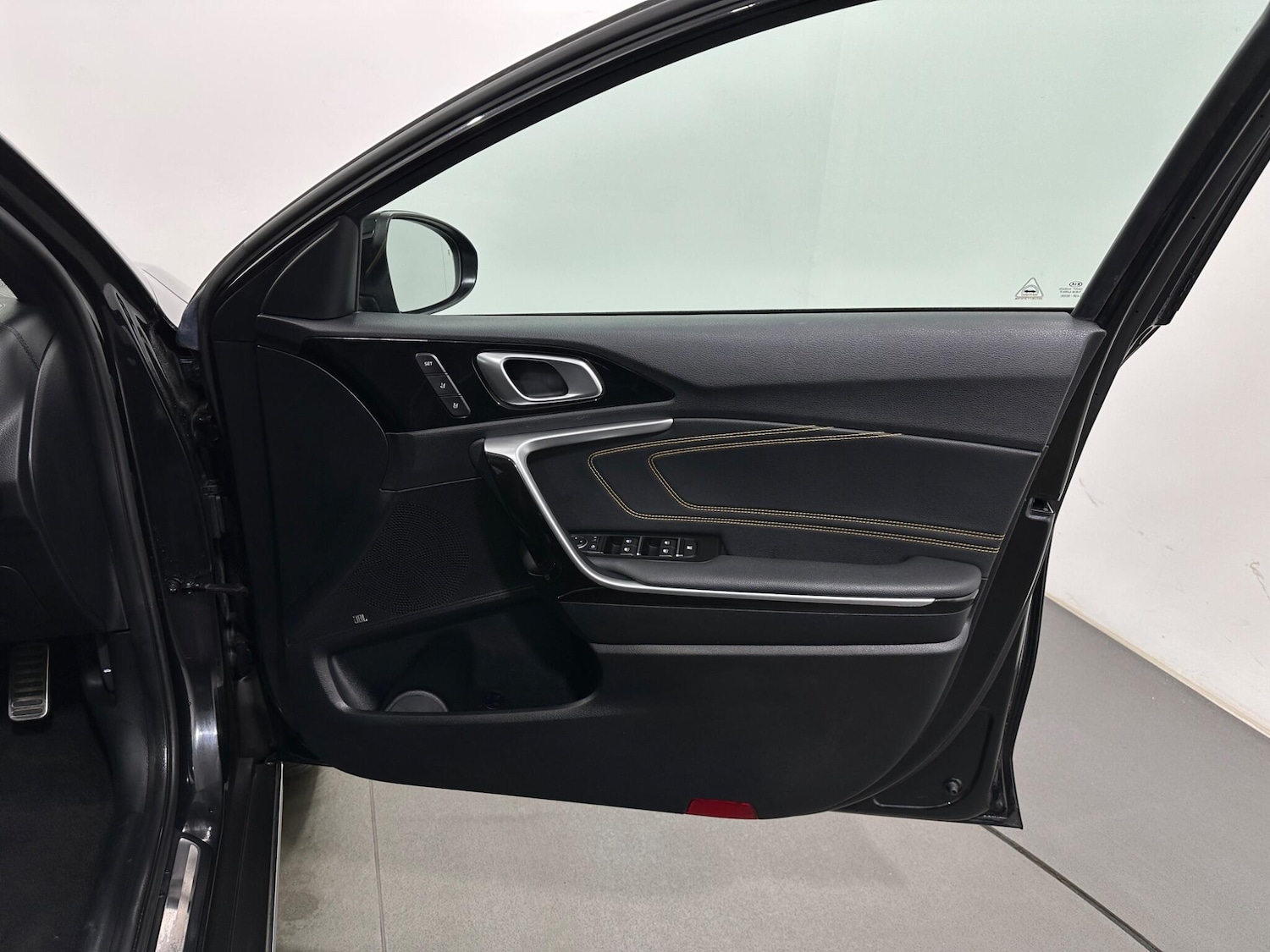 Used Kia XCeed 2021 for sale - 77978160: Photo 34