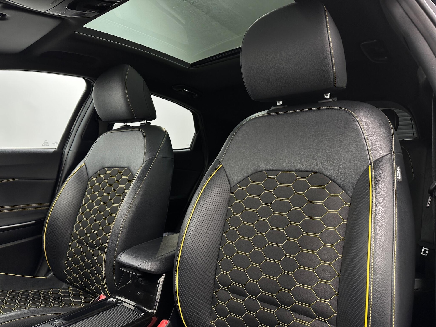 Used Kia XCeed 2021 for sale - 77978160: Photo 36