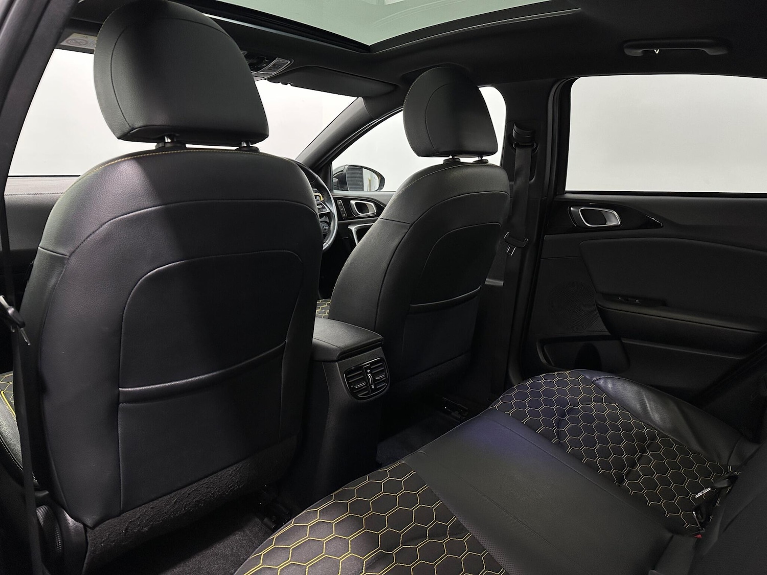 Used Kia XCeed 2021 for sale - 77978160: Photo 38