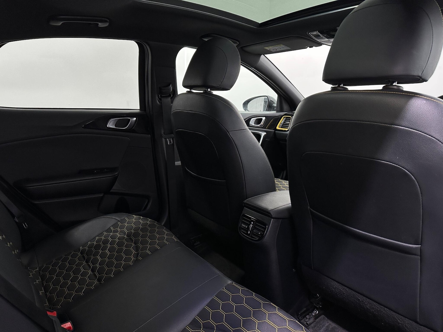 Used Kia XCeed 2021 for sale - 77978160: Photo 41