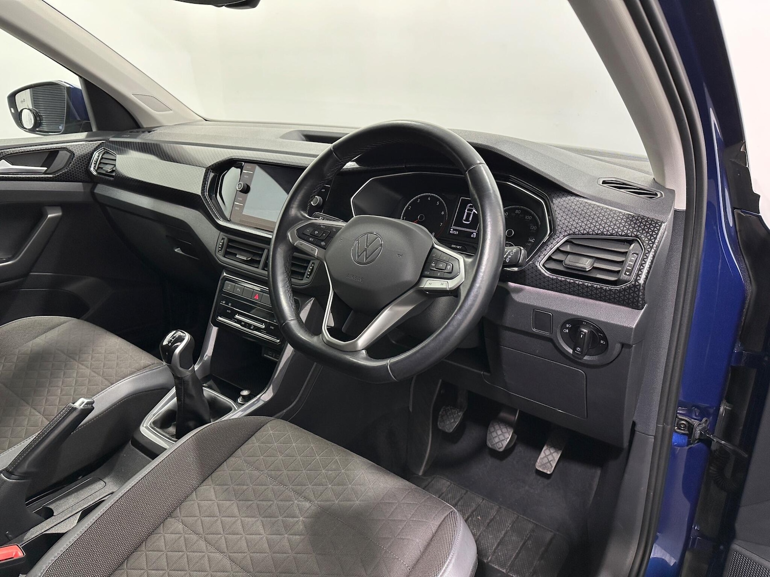 Used Volkswagen T-Cross 2022 for sale - 77132032: Photo 10