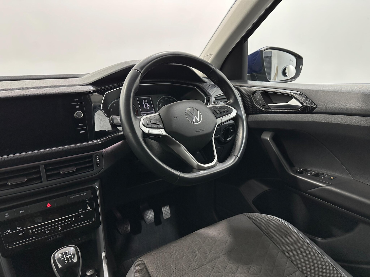 Used Volkswagen T-Cross 2022 for sale - 77132032: Photo 11