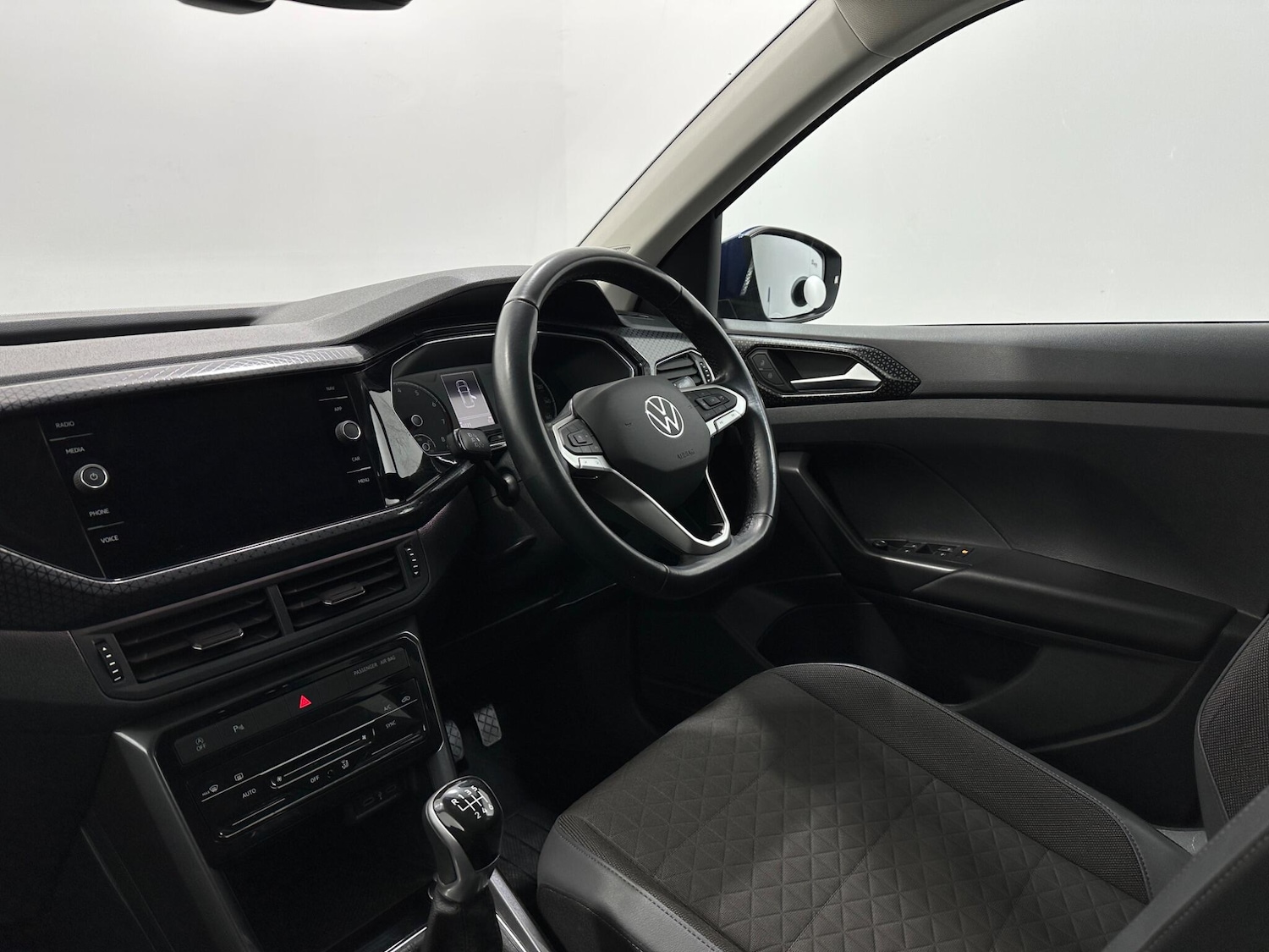 Used Volkswagen T-Cross 2022 for sale - 77132032: Photo 28