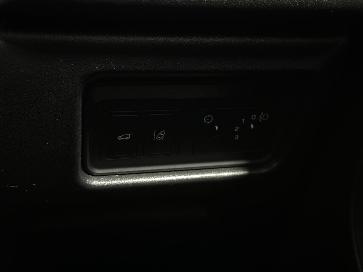 Used Land Rover Discovery Sport 2016 for sale - 76878850: Photo 16