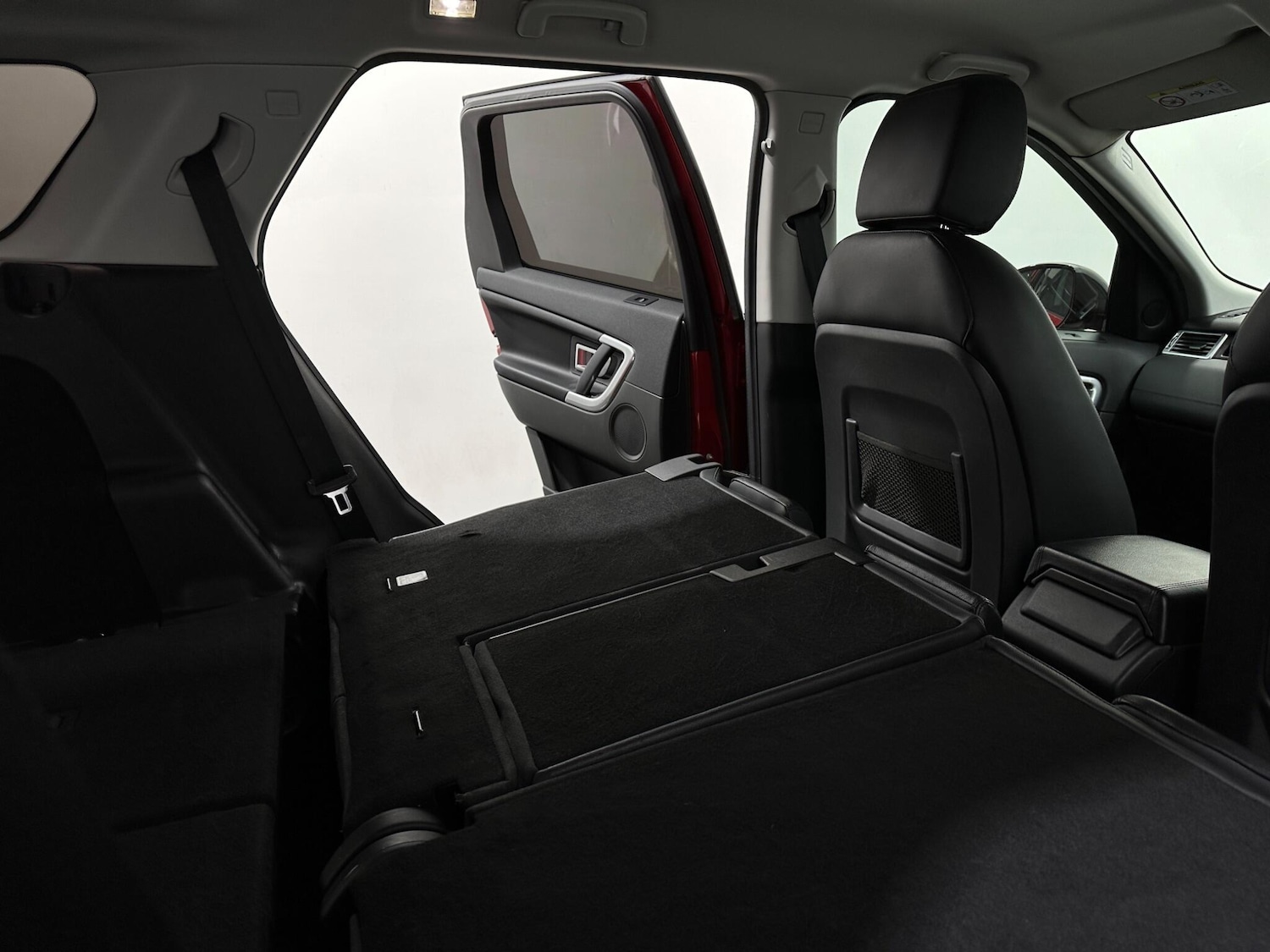 Used Land Rover Discovery Sport 2016 for sale - 76878850: Photo 47