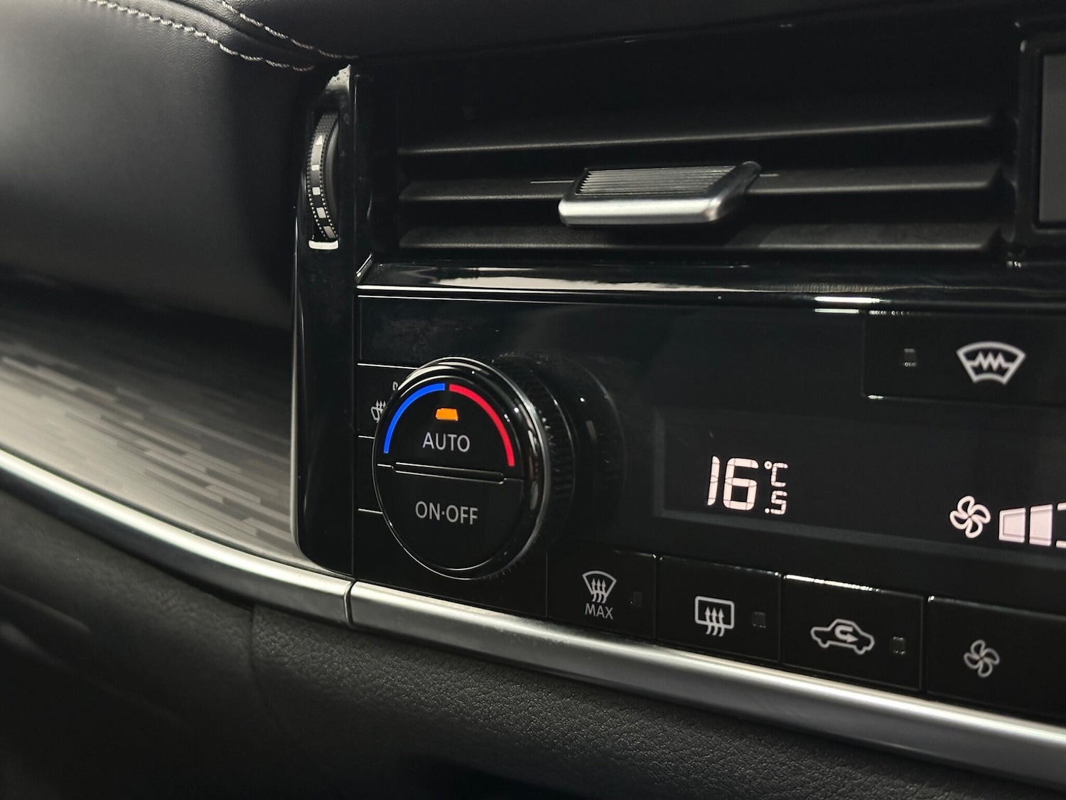 Used Nissan Qashqai for sale - 77970564: Photo 23