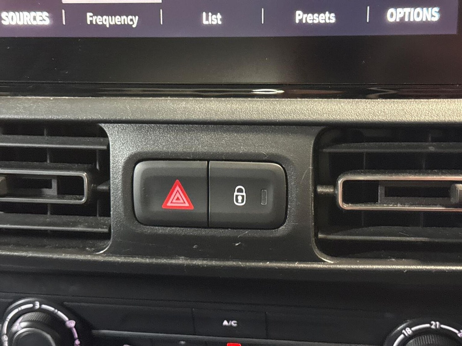 Used Vauxhall Combo Life 2019 for sale - 76693319: Photo 22