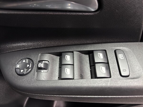 Used Vauxhall Corsa 2024 for sale - 76070132: Photo 21