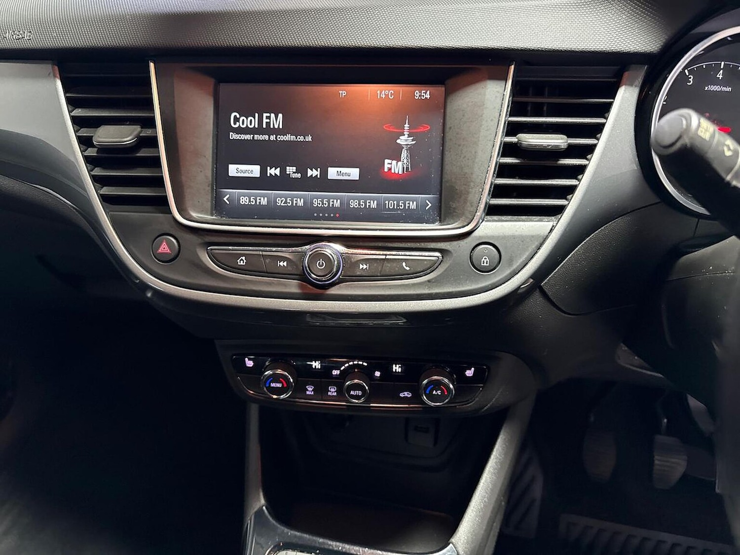 Used Vauxhall Crossland 2021 for sale - 76946983: Photo 11