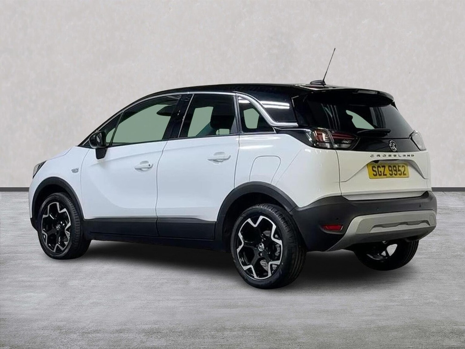 Used Vauxhall Crossland 2021 for sale - 76946983: Photo 2