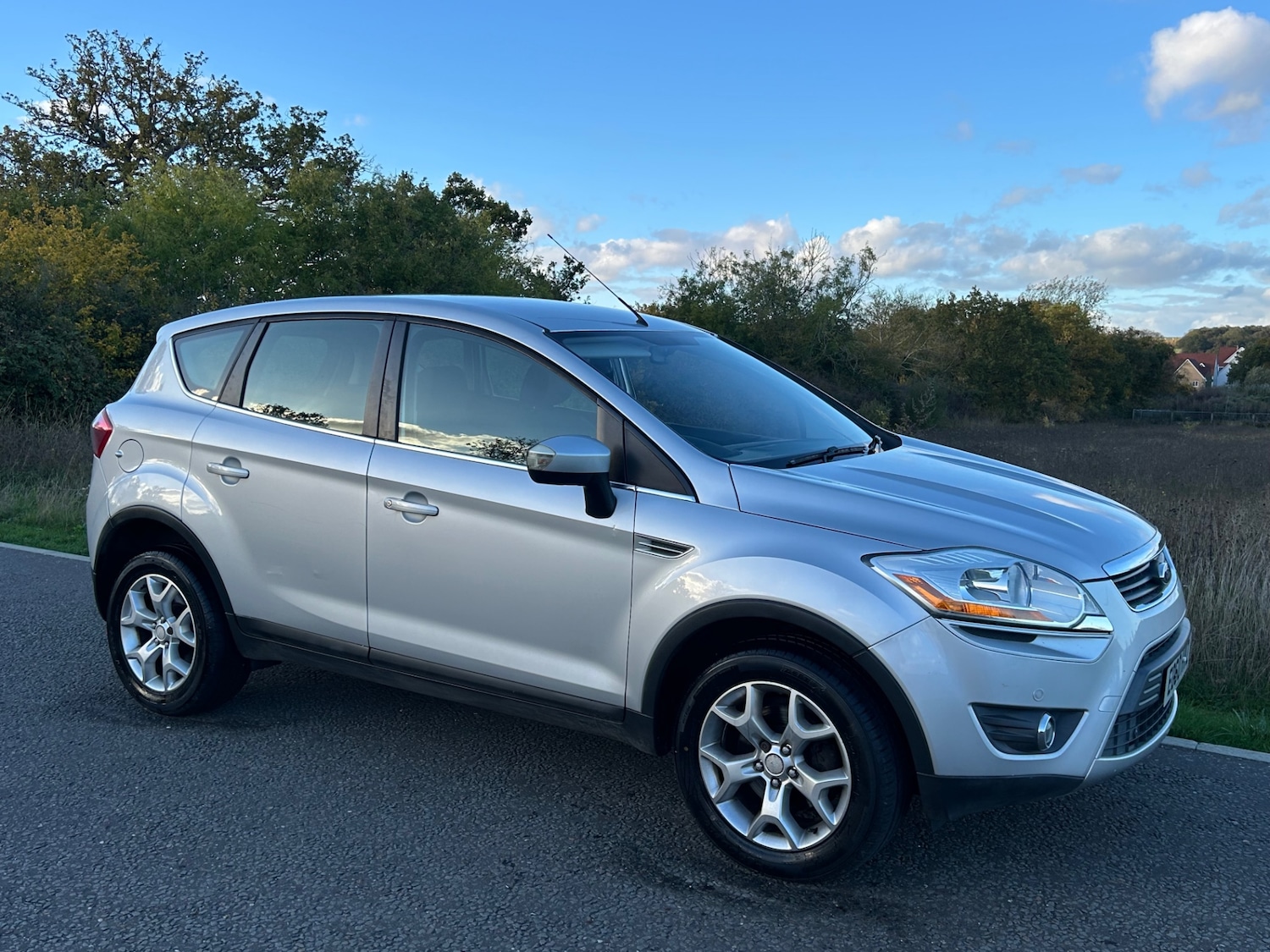 Used Ford Kuga 2010 for sale - 76374968: Photo 2