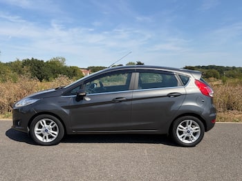 Used Ford Fiesta 2015 for sale - 79429915: Photo