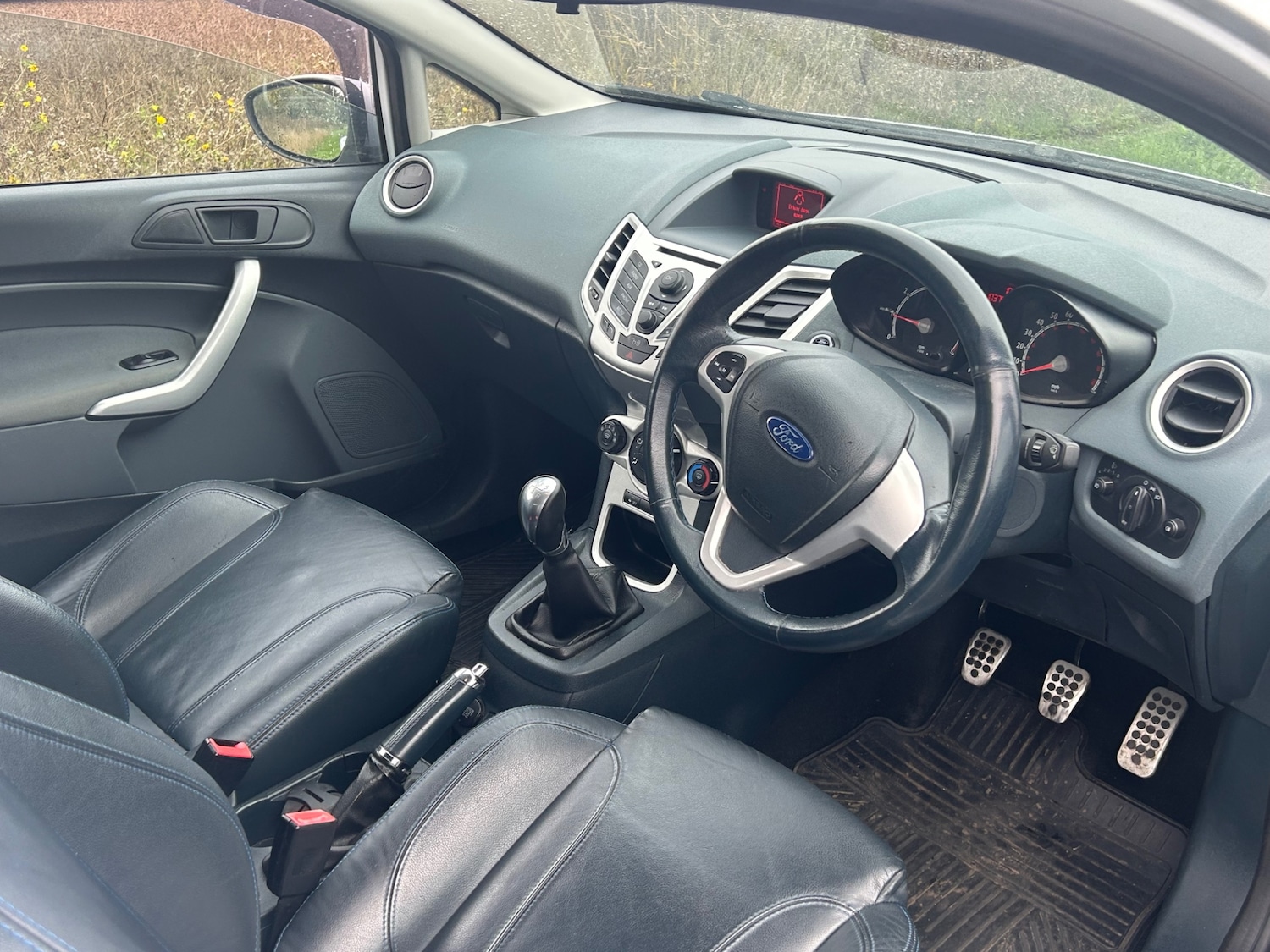 Used Ford Fiesta 2010 for sale - 76352863: Photo 9