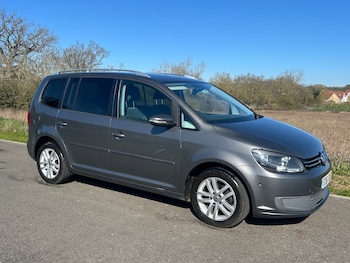 Used Volkswagen Touran 2011 for sale - 77938544: Photo