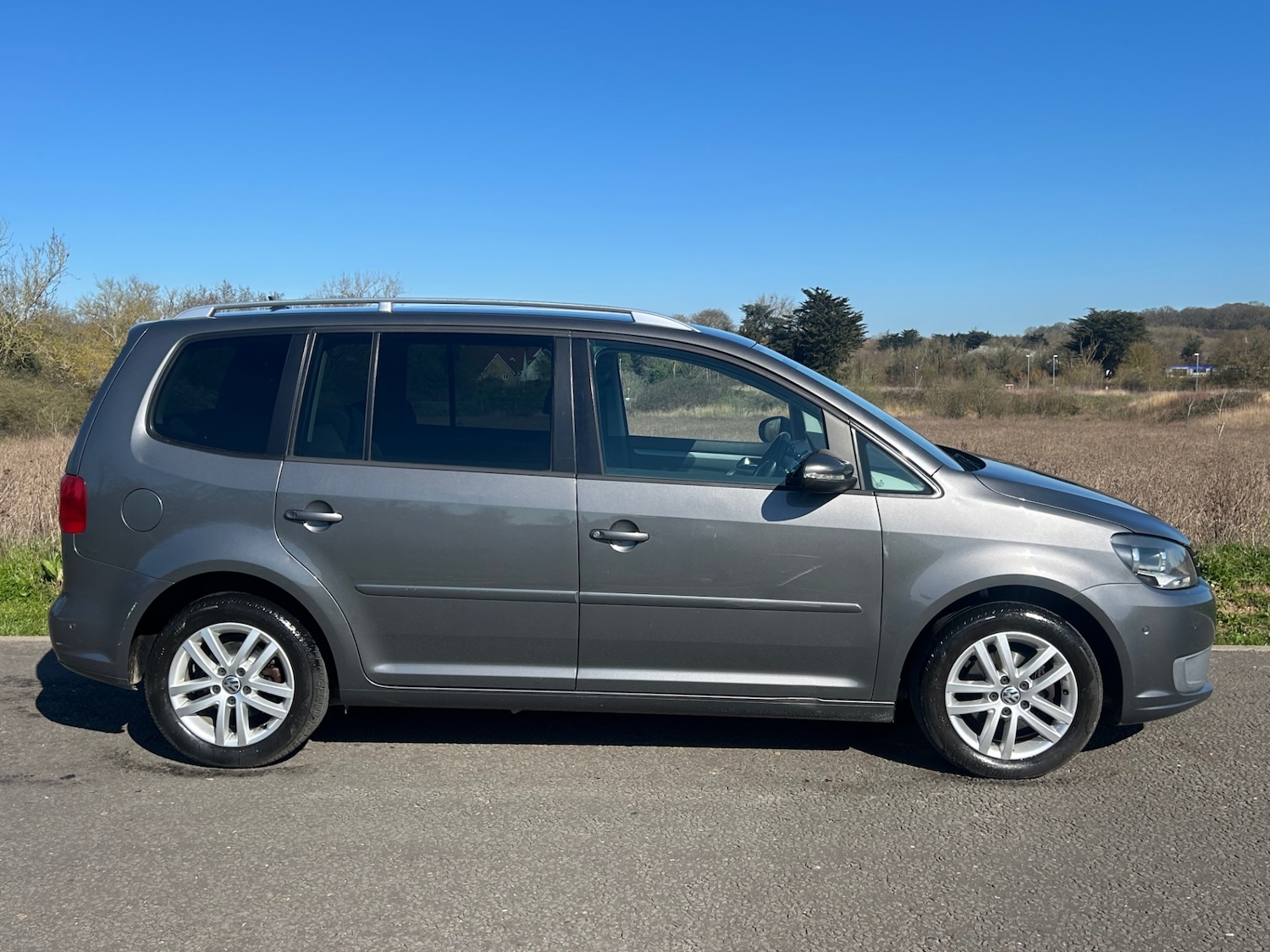 Used Volkswagen Touran 2011 for sale - 77938544: Photo 3