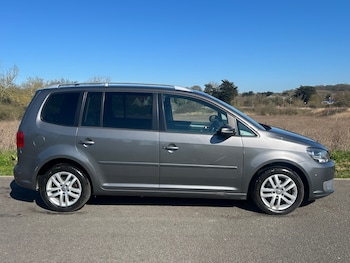 Used Volkswagen Touran 2011 for sale - 77938544: Photo