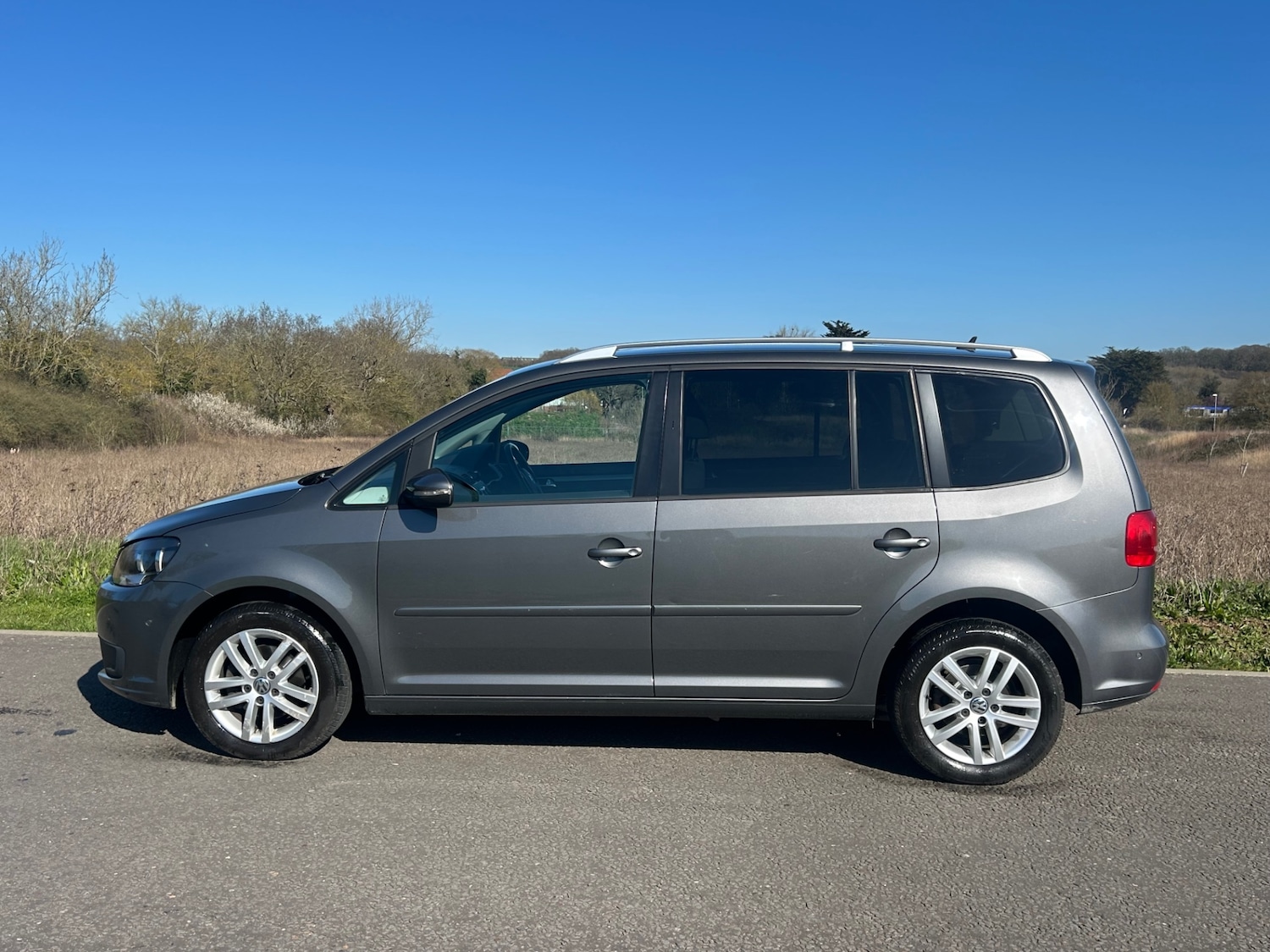 Used Volkswagen Touran 2011 for sale - 77938544: Photo 4