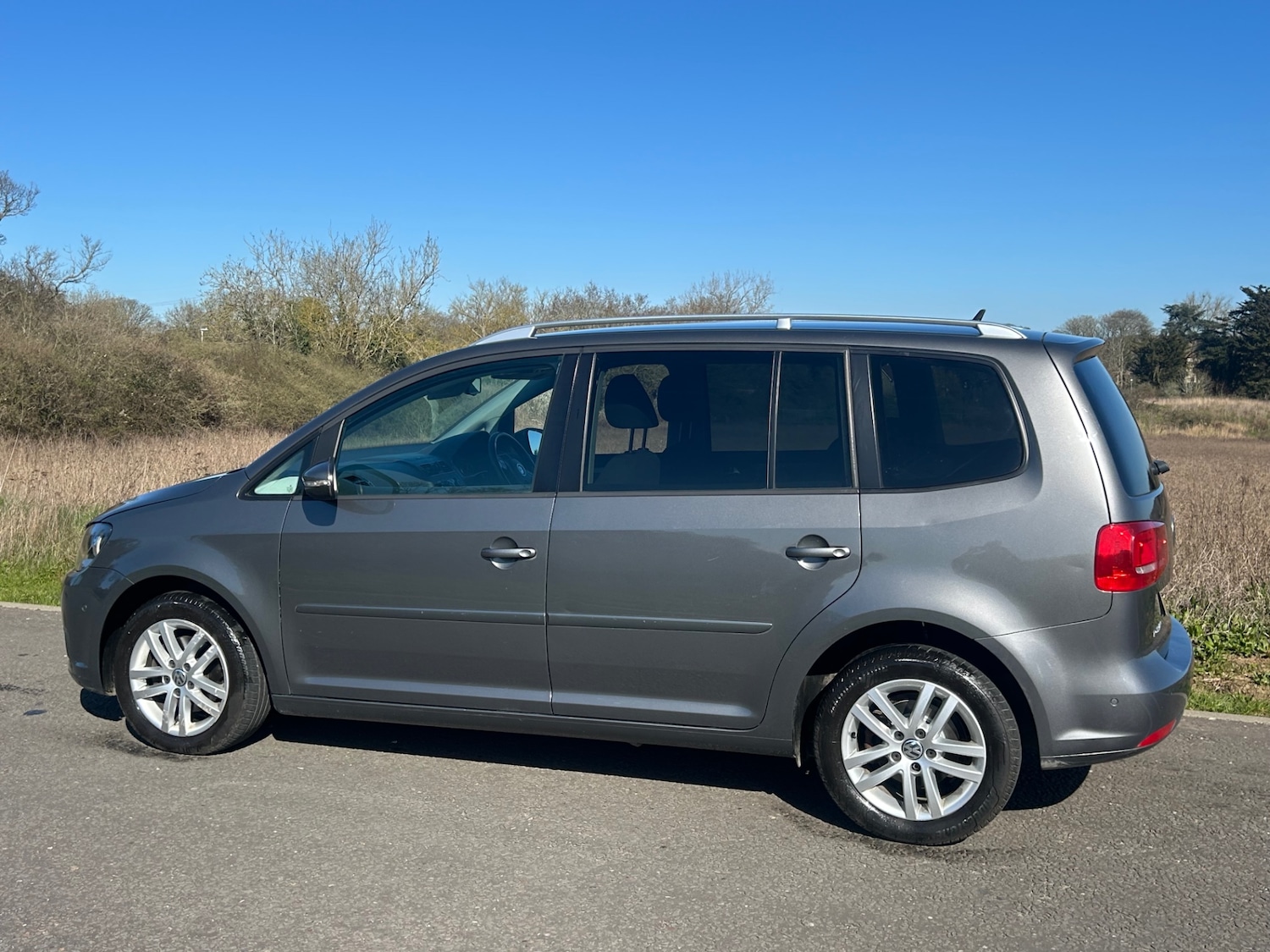 Used Volkswagen Touran 2011 for sale - 77938544: Photo 5