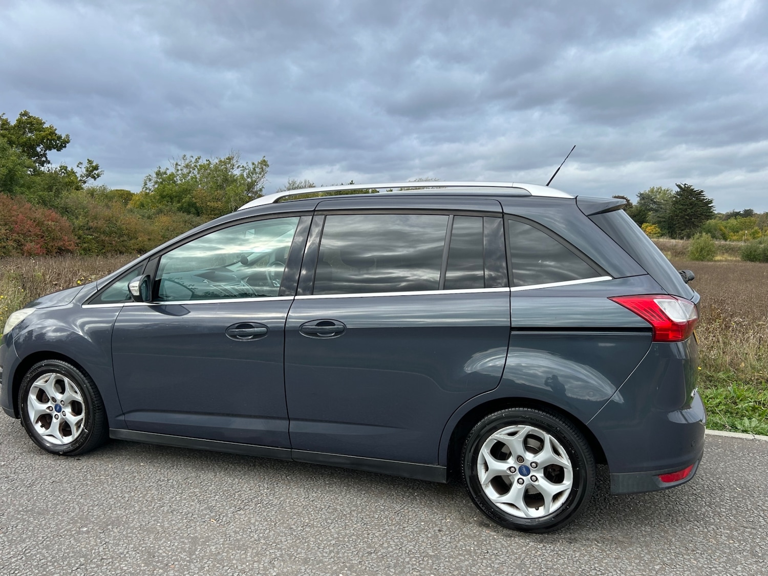 Used Ford Grand C-Max 2011 for sale - 76172599: Photo 5