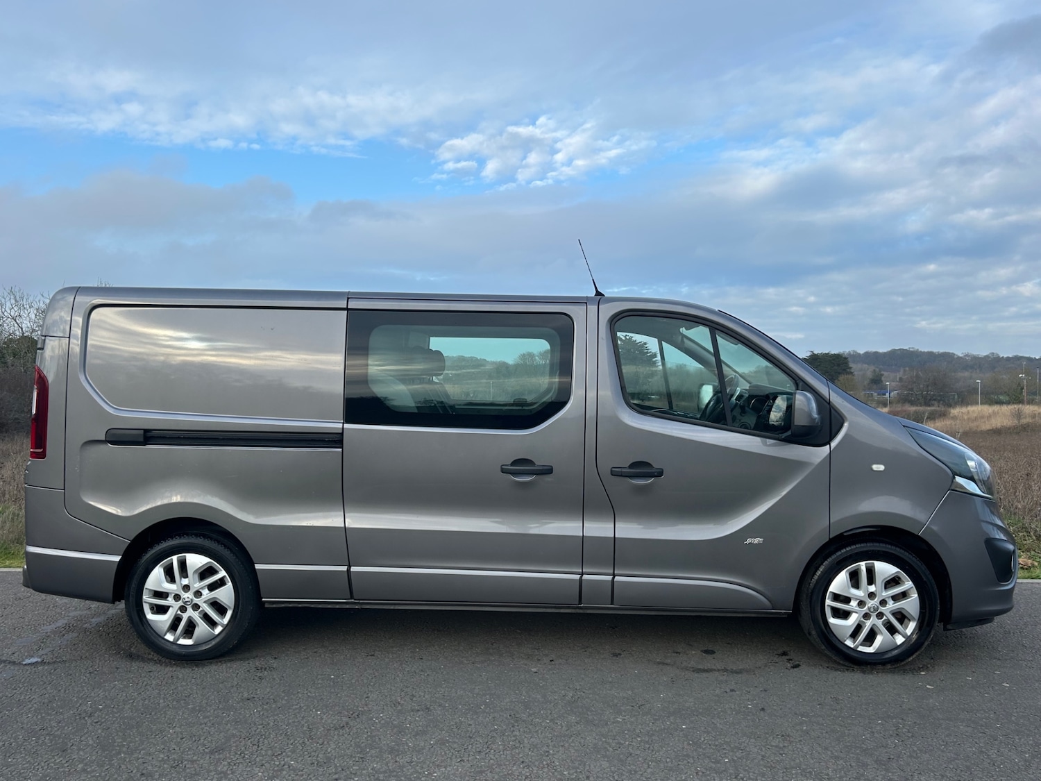 Used Vauxhall Vivaro 2015 for sale - 77257859: Photo 6
