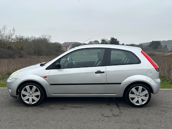 Used Ford Fiesta 2004 for sale - 77324675: Photo