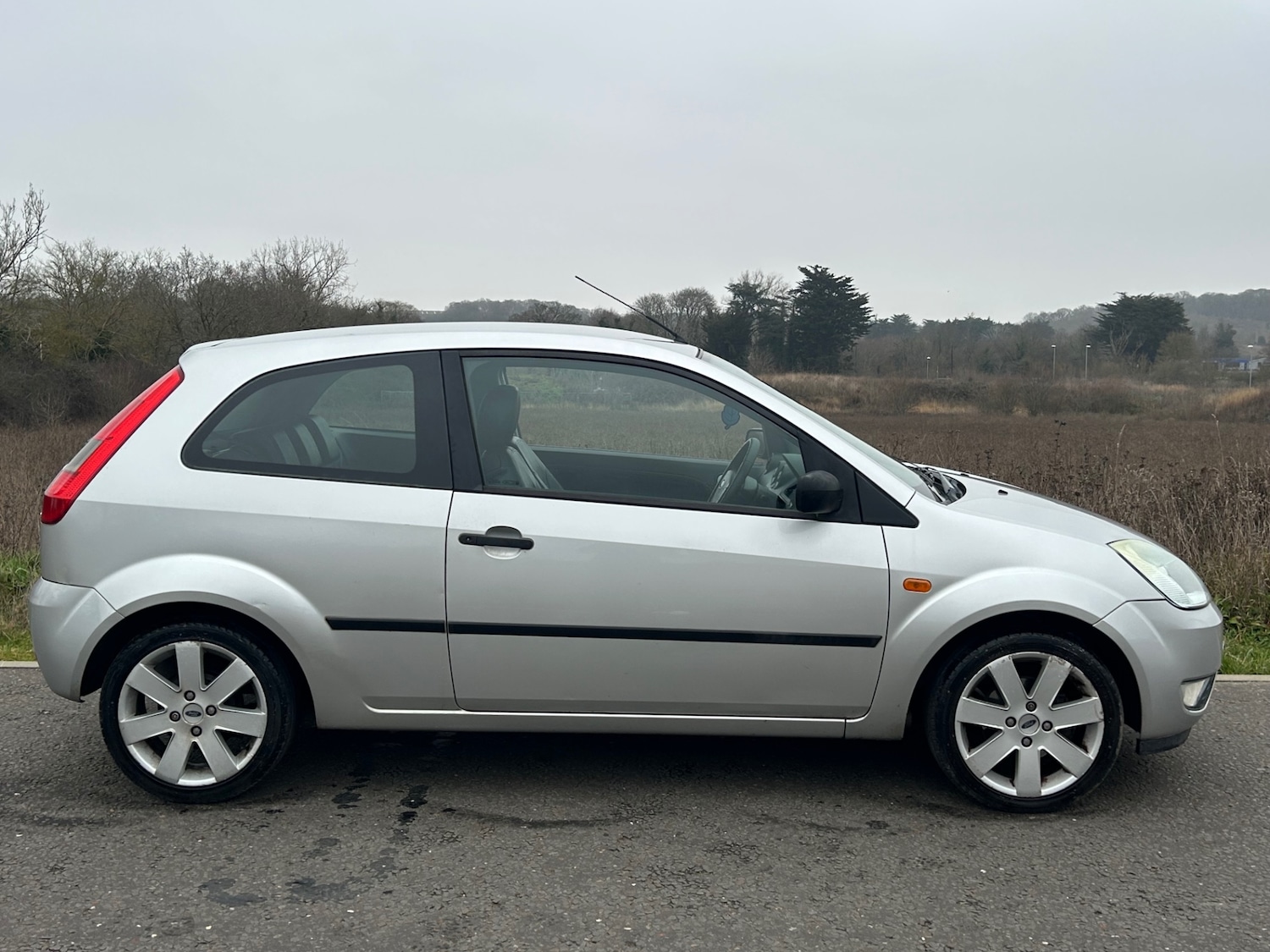 Used Ford Fiesta 2004 for sale - 77324675: Photo 3