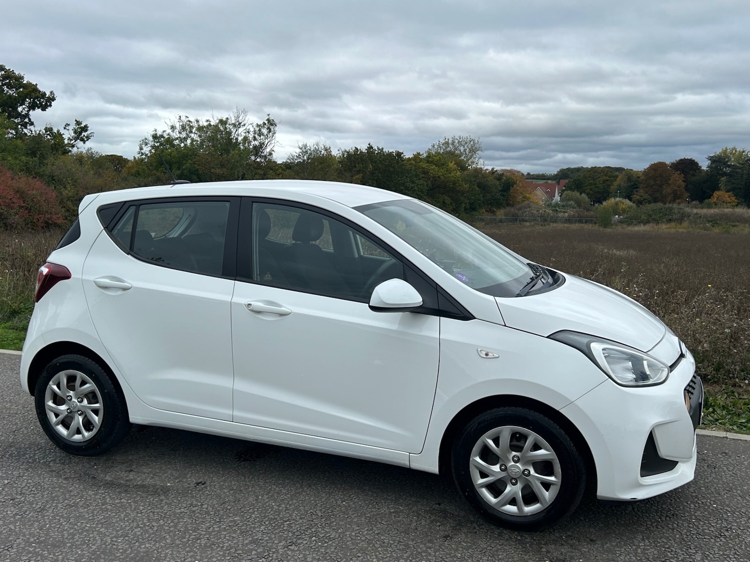 Used Hyundai i10 2017 for sale - 76256830: Photo 4