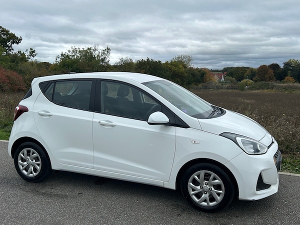 Used Hyundai i10 2017 for sale - 76256830: Photo 4