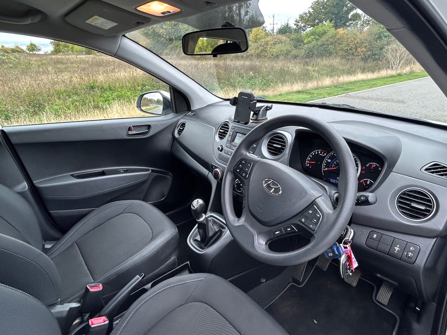 Used Hyundai i10 2017 for sale - 76256830: Photo 5