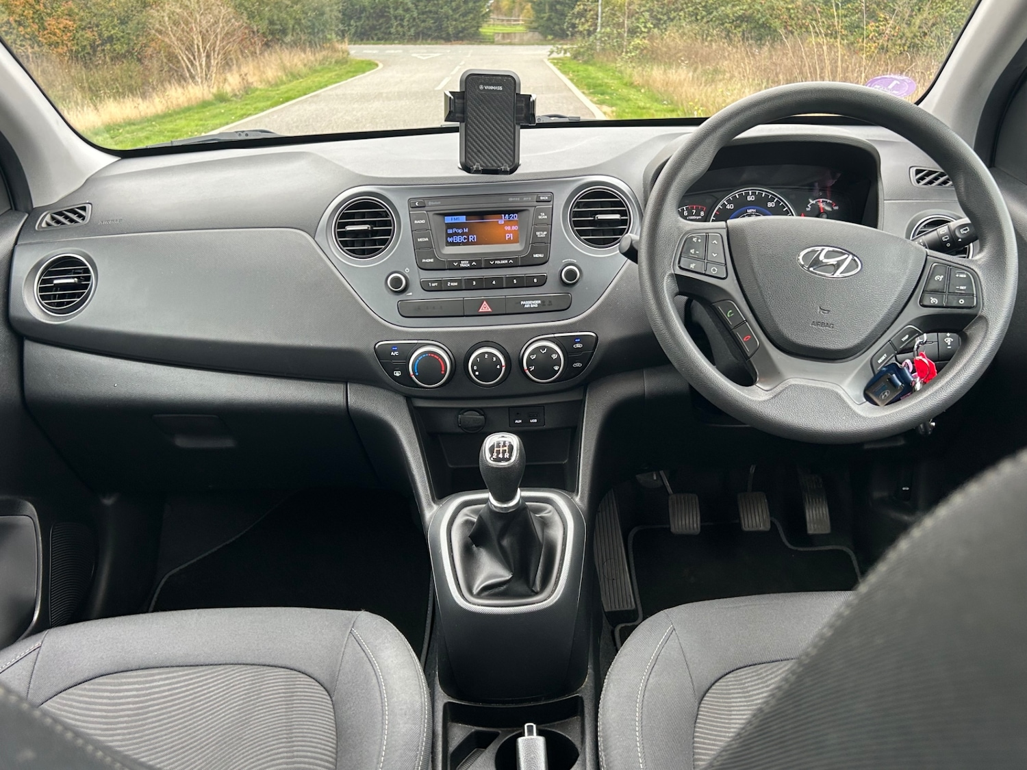 Used Hyundai i10 2017 for sale - 76256830: Photo 8