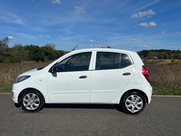 Used Hyundai i10 2014 for sale - 76097659: Photo 2