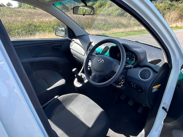 Used Hyundai i10 2014 for sale - 76097659: Photo 6