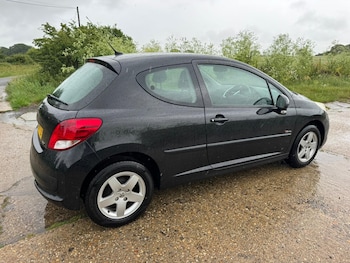 Used Peugeot 207 2010 for sale - 78811507: Photo