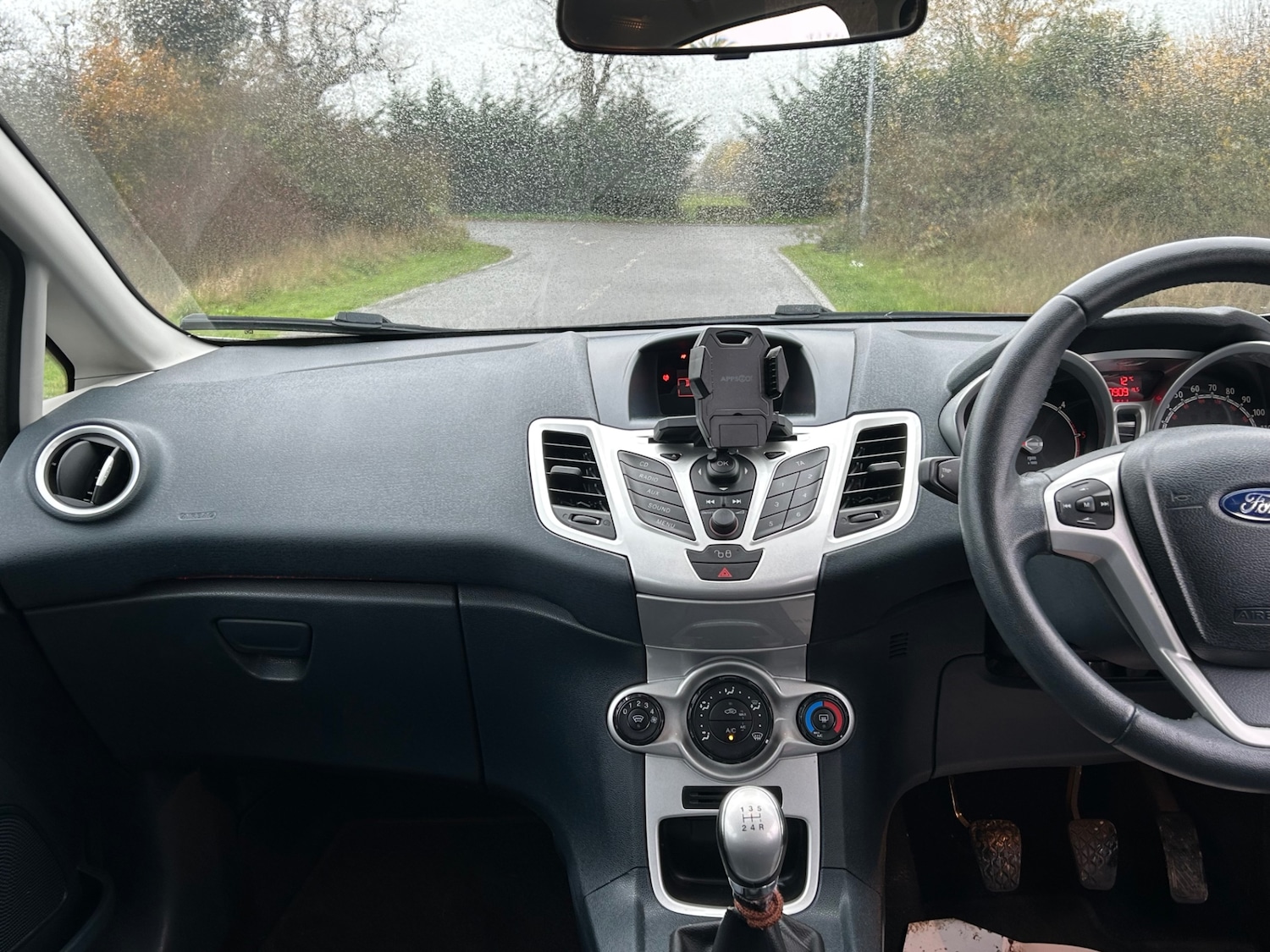 Used Ford Fiesta 2012 for sale - 76762366: Photo 8