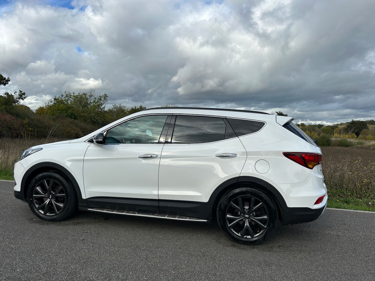 Used Hyundai Santa Fe 2016 for sale - 76332322: Photo 2