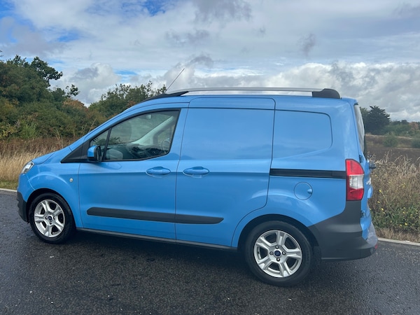 Used Ford Transit Courier 2015 for sale - 75723820: Photo 2