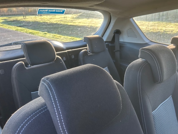 Used Ford S-Max 2010 for sale - 74902940: Photo 10